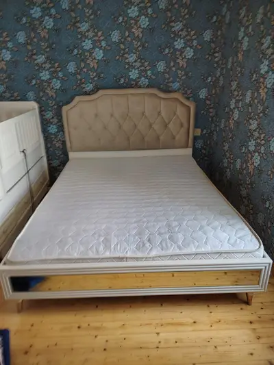 Yataq otağı mebeli Satilir. Ustunde lüstur hediyye — 850 AZN, Bakı