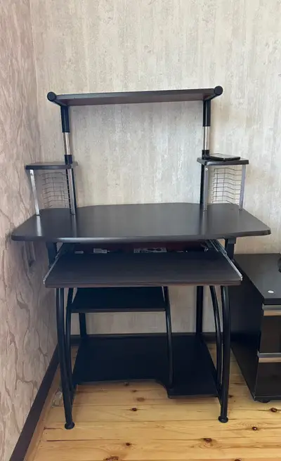 Komputer stolu — 100 AZN, Bakı, Xətai
